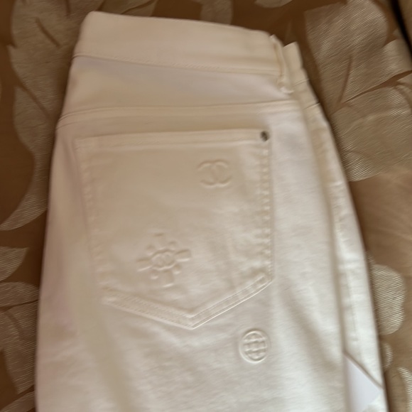 CHANEL BNWT Ladies Logo White Jeans - Picture 6 of 9